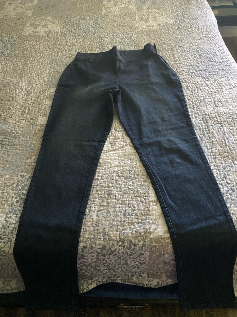 Metro Wear Women's Straight Leg Jeans in Dark Indigo